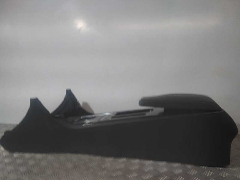 Recambio de apoyabrazos central para jaguar xe portfolio awd referencia OEM IAM   