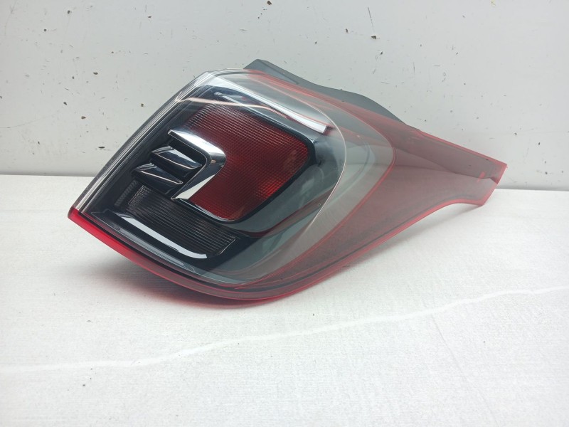 Recambio de piloto trasero derecho para opel crossland x / crossland (p17, p2qo) 1.2 (75) referencia OEM IAM 2SD2237  