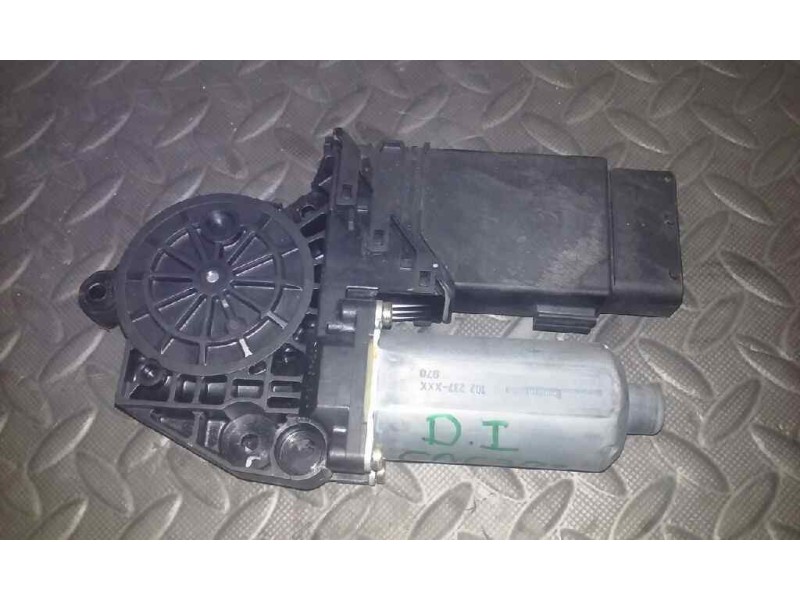 Recambio de motor elevalunas delantero izquierdo para volkswagen golf iv berlina (1j1) 1.9 tdi referencia OEM IAM 0130821765  