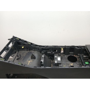 Recambio de apoyabrazos central para omoda 5 referencia OEM IAM T19C5401611  