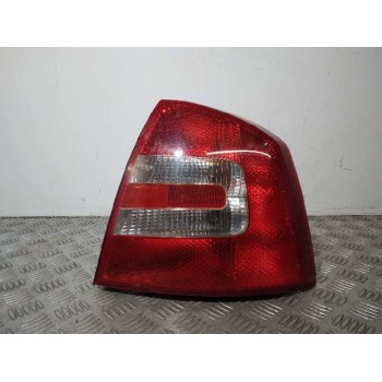 PILOTO TRASERO DERECHO 1Z5945096A 