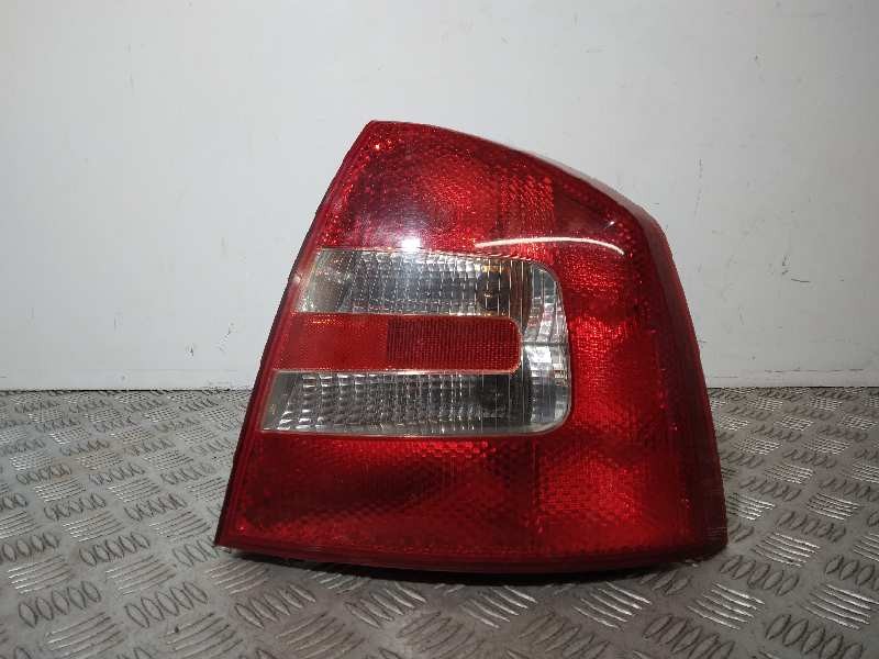 Recambio de piloto trasero derecho para skoda octavia berlina (1z3) active referencia OEM IAM 1Z5945096A  