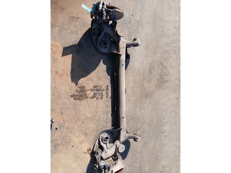 Recambio de puente trasero para ford focus titanium referencia OEM IAM 2540216  