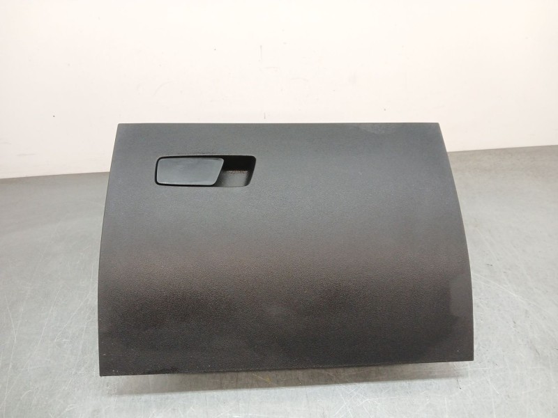 Recambio de guantera para omoda 5 referencia OEM IAM 401001828AA  