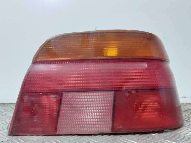 Recambio de piloto trasero derecho para bmw serie 5 berlina (e39) 525tds referencia OEM IAM 8358032  