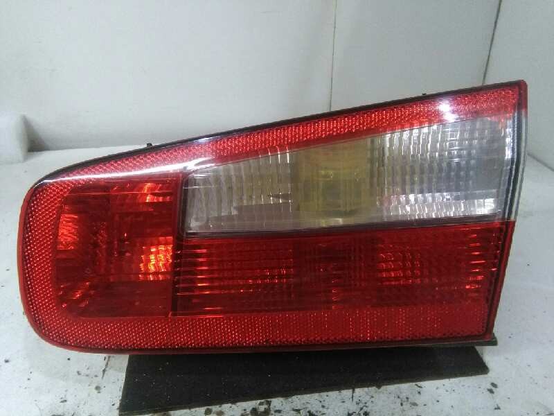 Recambio de piloto trasero derecho interior para renault laguna ii (bg0) authentique referencia OEM IAM 8200002476  1ª SERIE