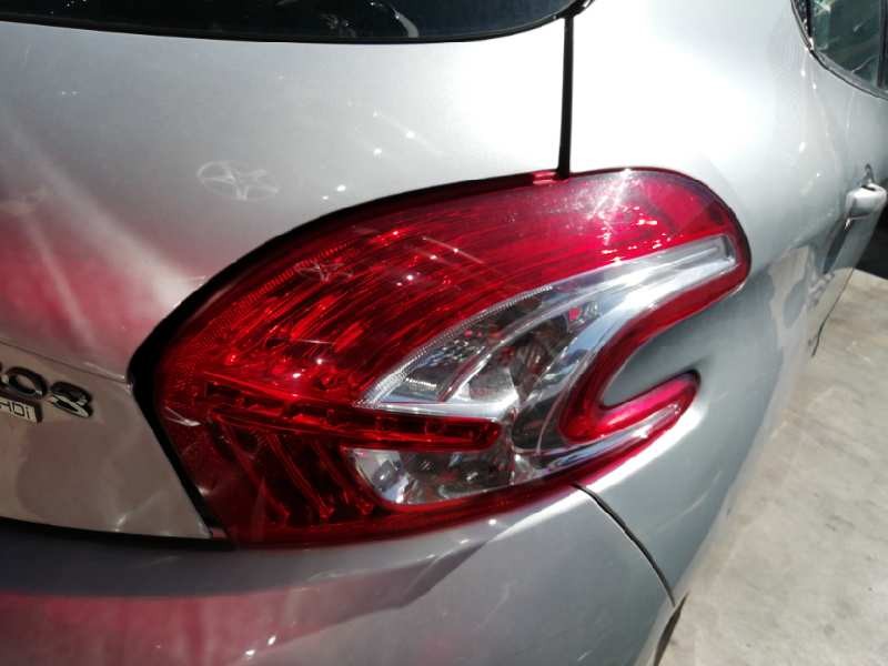 Recambio de piloto trasero derecho para peugeot 208 allure referencia OEM IAM 9672628380 1ºSERIE 