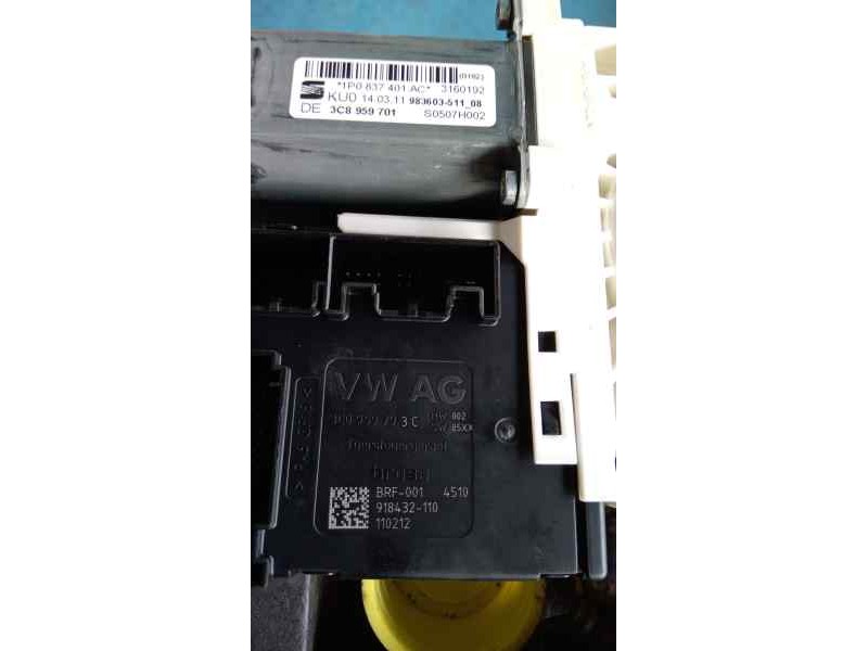 Recambio de motor elevalunas delantero izquierdo para seat leon (1p1) style copa referencia OEM IAM 3C0959793C  