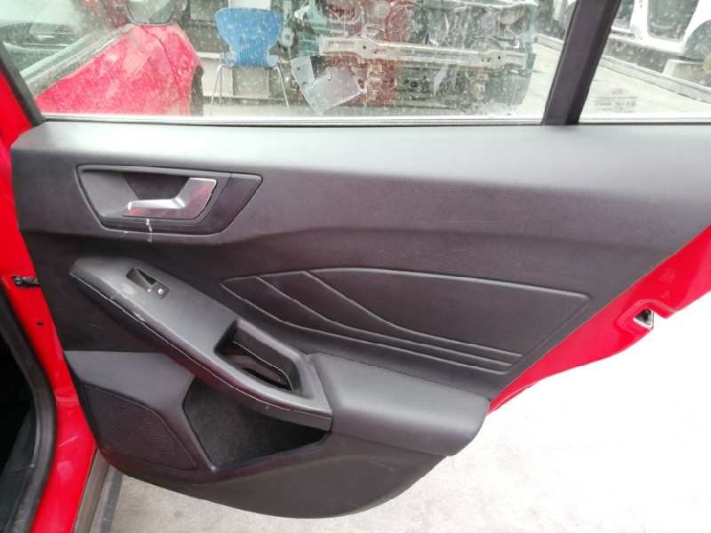 Recambio de guarnecido puerta trasera derecha para ford focus titanium referencia OEM IAM JX7BA27406BCW  