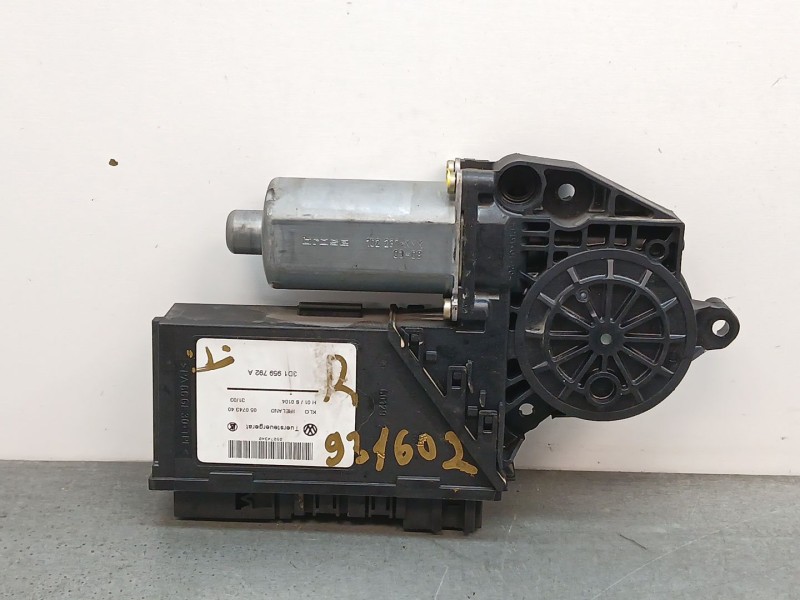 Recambio de motor elevalunas delantero derecho para volkswagen touareg (7la) tdi r5 referencia OEM IAM 3d1959792a 0130821765 