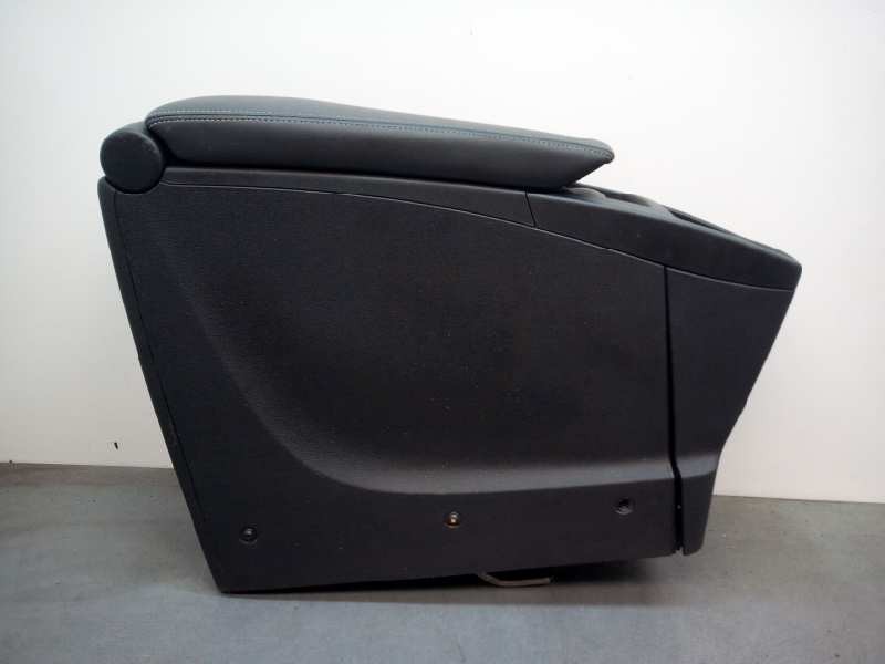 Recambio de apoyabrazos central para renault scenic iii dynamique referencia OEM IAM   