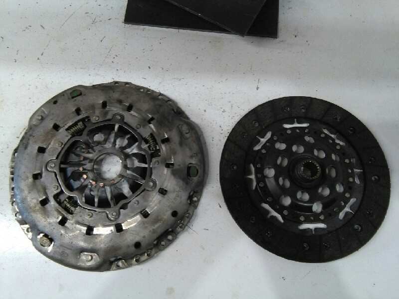 Recambio de kit embrague para renault megane ii classic berlina 1.9 dci diesel referencia OEM IAM   