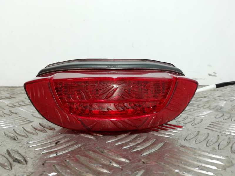 Recambio de piloto trasero central para honda cbr 650r cbr 650r referencia OEM IAM   