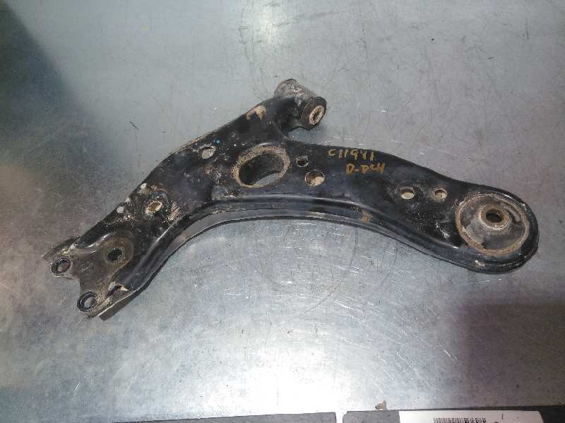 Recambio de brazo suspension inferior delantero derecho para toyota auris 1.4 turbodiesel cat referencia OEM IAM   
