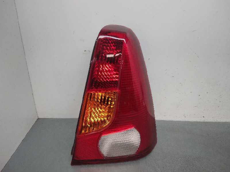 Recambio de piloto trasero derecho para dacia logan referencia OEM IAM 8200211019 NUEVO 4 PUERTAS 04-08