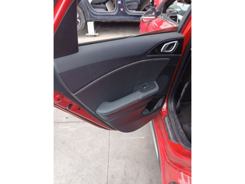 Recambio de guarnecido puerta trasera izquierda para kia ceed gt line referencia OEM IAM   