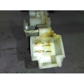 Recambio de cerradura puerta trasera izquierda para nissan almera (n15) lx referencia OEM IAM 8255361U01 980522 2 PINS