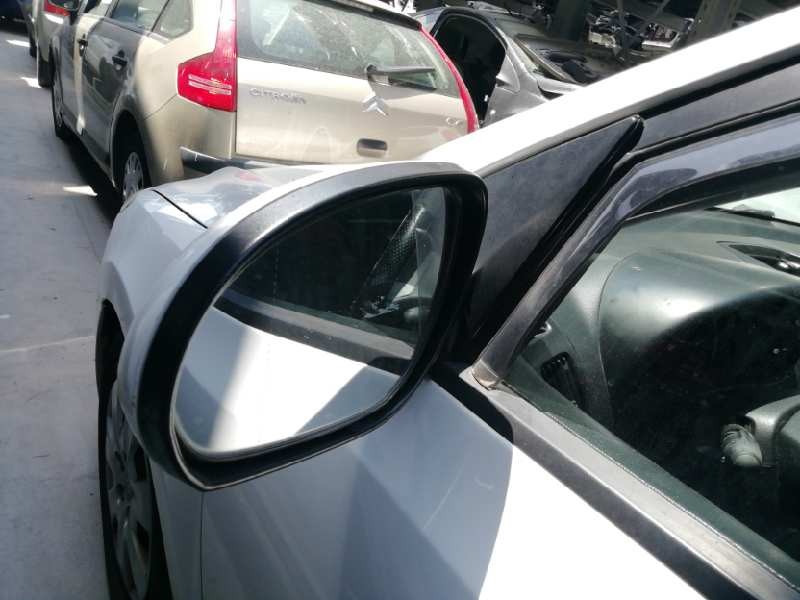 Recambio de retrovisor izquierdo para hyundai i30 classic referencia OEM IAM  SIN INTERMITENTE NO ABATIBLE 5 PINES