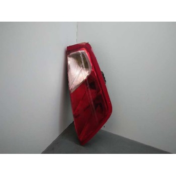 PILOTO TRASERO DERECHO 27460202 ESQUINA GOLPEADA 51701590