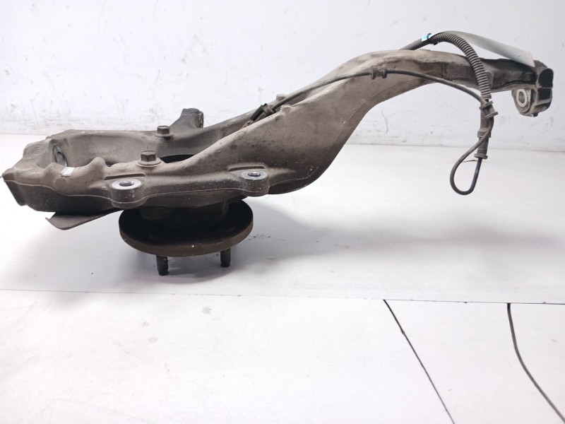 Recambio de mangueta delantera derecha para jeep commander 3.0 crd cat referencia OEM IAM 52090178AC  