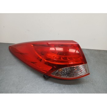 PILOTO TRASERO IZQUIERDO 924012y0 raja por dentro