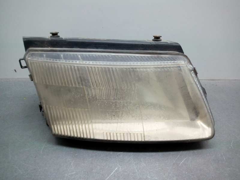 Recambio de faro derecho para volkswagen passat berlina (3b2) comfortline referencia OEM IAM  CON ANTINIEBLA 