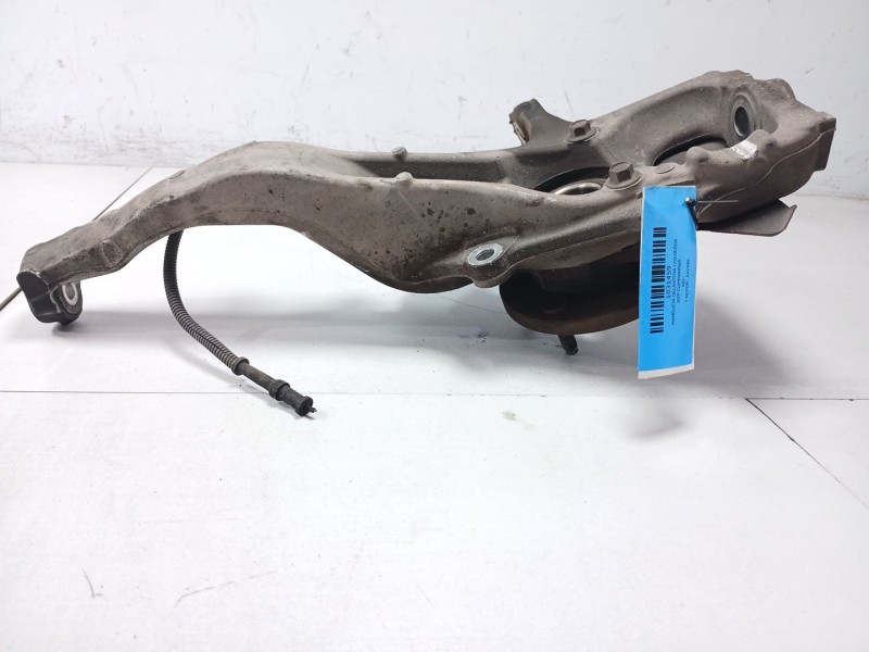 Recambio de mangueta delantera izquierda para jeep commander 3.0 crd cat referencia OEM IAM 52090177AC  