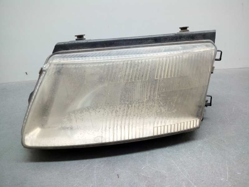 Recambio de faro izquierdo para volkswagen passat berlina (3b2) comfortline referencia OEM IAM  CON ANTINIEBLA 