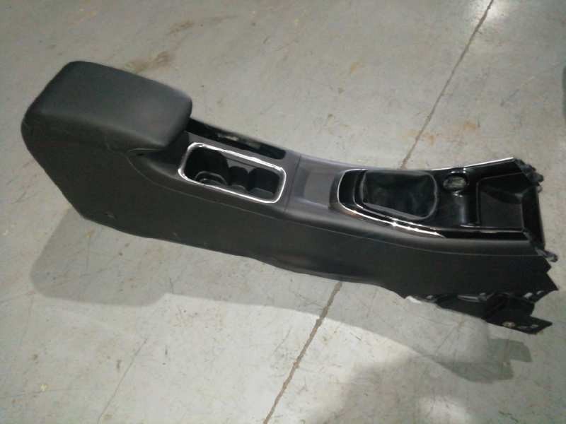 Recambio de consola central para nissan pulsar (c13) 1.2 16v cat referencia OEM IAM  APOYABRAZOS 