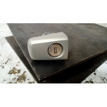 BOMBIN PUERTA DELANTERA IZQUIERDA 3 PUERTAS