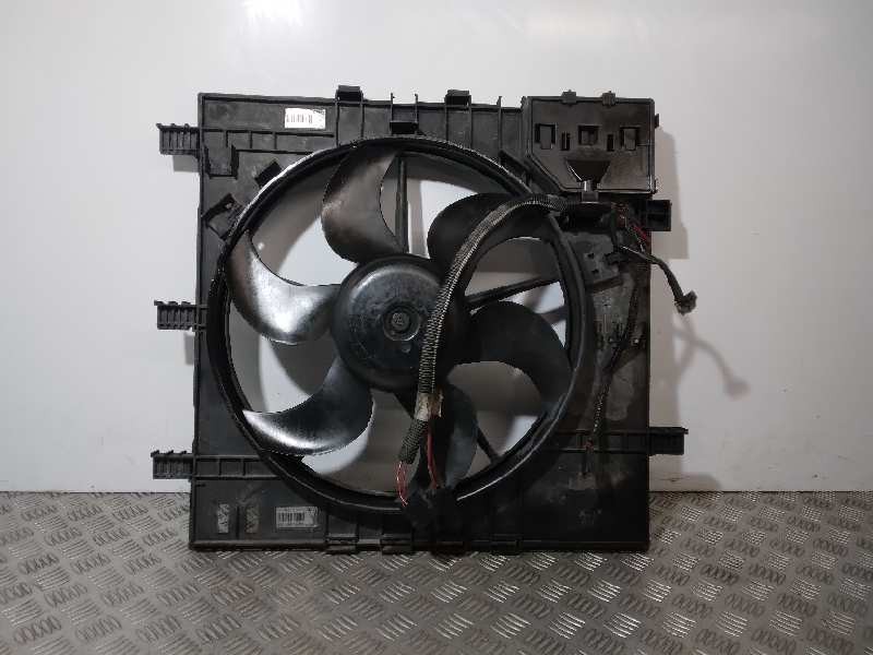 Recambio de electroventilador para mercedes-benz vito (w638) combi 110 d euro 2 (638.174) referencia OEM IAM 6385000493  