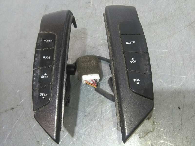 Recambio de mando volante para ssangyong rodius xdi premium referencia OEM IAM MJ5H061891  