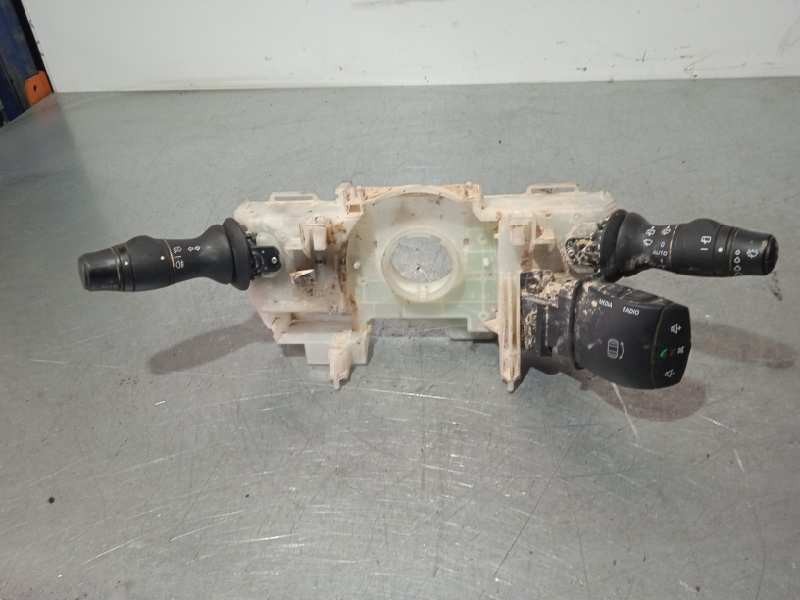 Recambio de mando multifuncion para renault megane iii berlina 5 p dynamique referencia OEM IAM 255670019R  