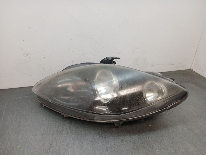 Recambio de faro izquierdo para seat leon (1p1) 1.6 tdi referencia OEM IAM 5P1941033A  