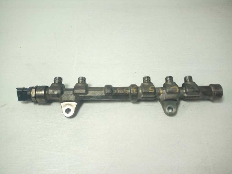 Recambio de rampa inyectora para fiat fiorino adventure combi referencia OEM IAM 55272136 0445214364 