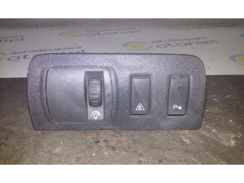 Recambio de interruptor para renault megane iii sport tourer dynamique referencia OEM IAM 88020010489  