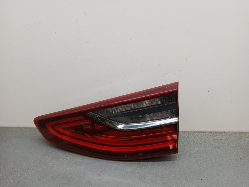 Recambio de piloto trasero derecho interior para kia ceed gt line referencia OEM IAM 92404j7050  