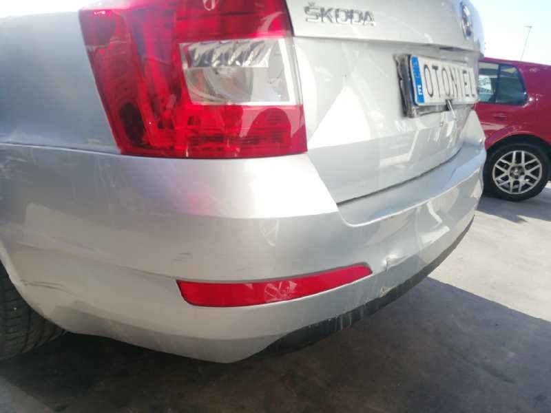 Recambio de paragolpes trasero para skoda octavia combi (5e5) 1.6 tdi dpf referencia OEM IAM  TOCADO 