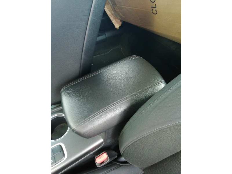 Recambio de apoyabrazos central para kia optima business referencia OEM IAM 84601d4420ff4  