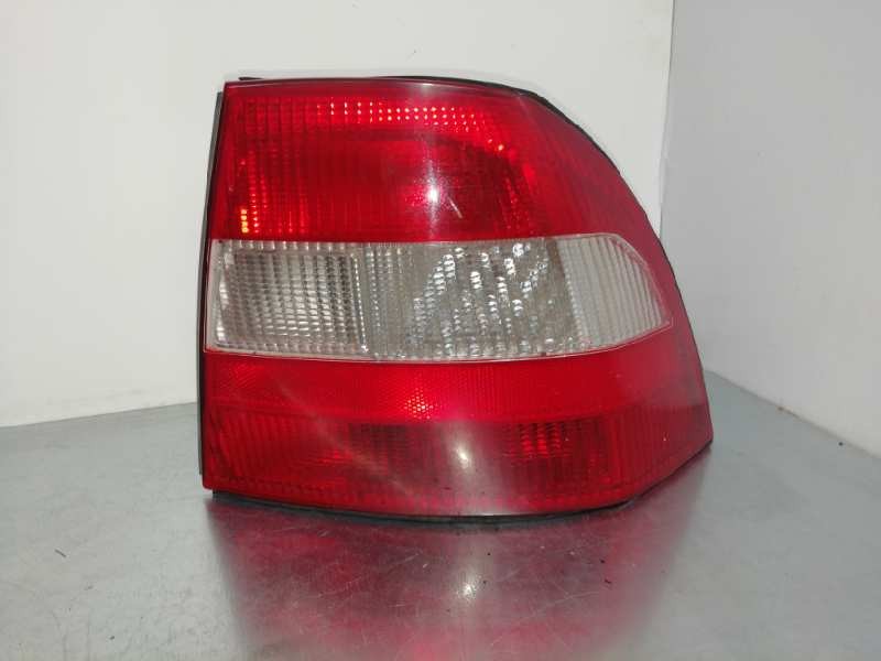 Recambio de piloto trasero derecho para opel vectra b berlina básico (1999) referencia OEM IAM 09119528  