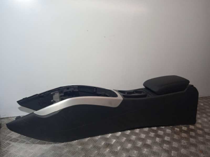 Recambio de apoyabrazos central para audi a5 sportback (8t) 2.7 tdi referencia OEM IAM 8K0864981D CONSOLA CENTRAL 