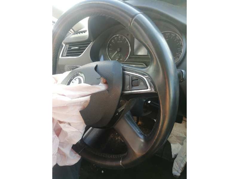 Recambio de volante para skoda octavia combi (5e5) 1.6 tdi dpf referencia OEM IAM   