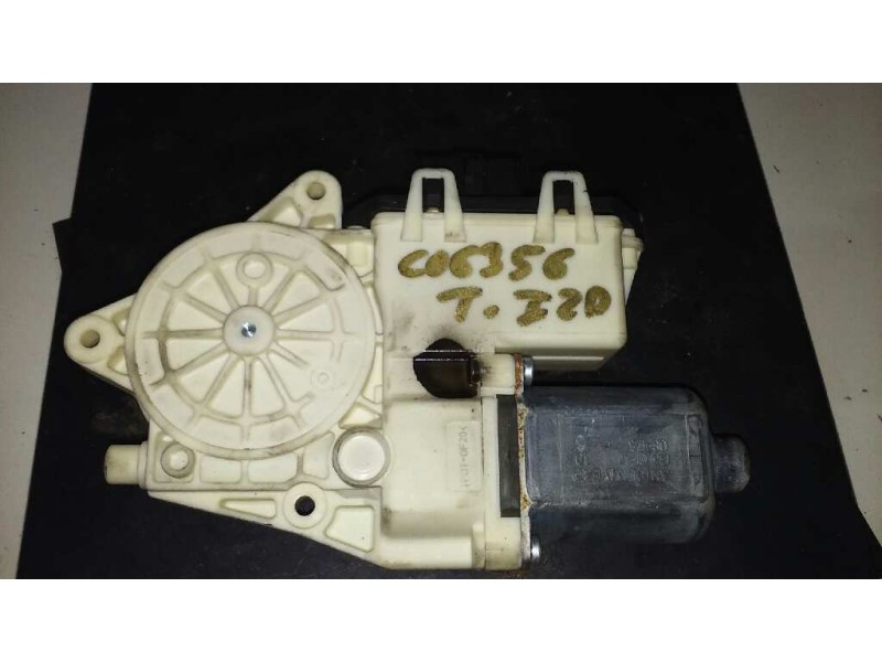 Recambio de motor elevalunas trasero izquierdo para citroën c4 berlina collection referencia OEM IAM 1137328165  