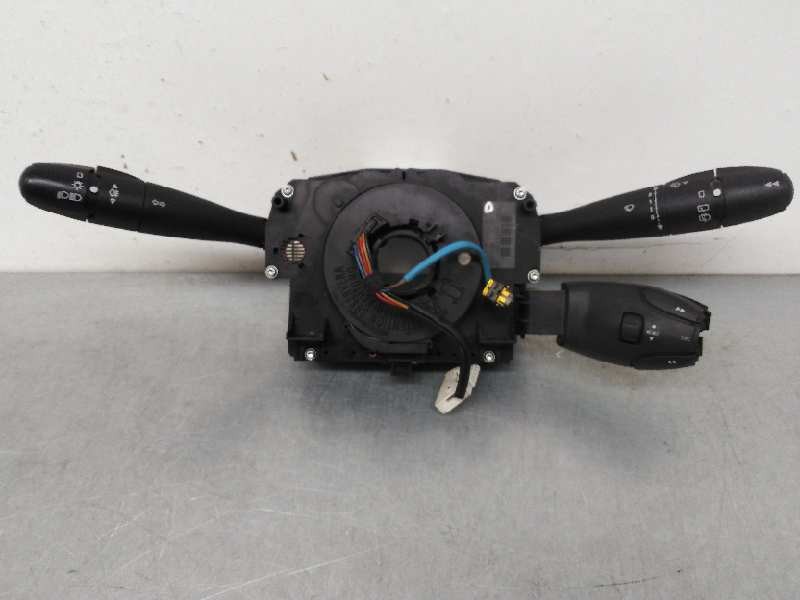 Recambio de mando multifuncion para peugeot 207 sw referencia OEM IAM 96661306XT ARTICULO SIN DEVOLUCION 