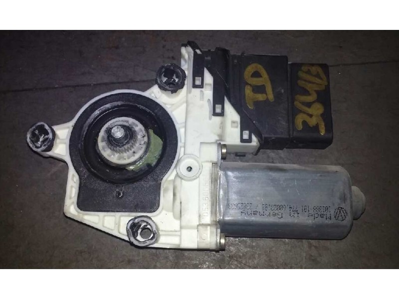 Recambio de motor elevalunas trasero derecho para volkswagen bora berlina (1j2) conceptline referencia OEM IAM 9776101438202  