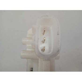 Recambio de cerradura maletero / porton para toyota auris hybrid active referencia OEM IAM 6935002090  3 PINS