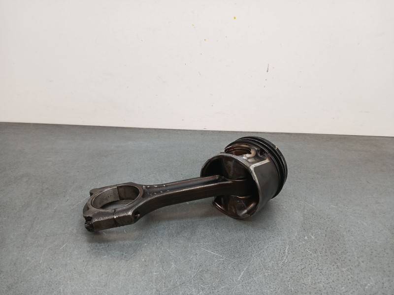 Recambio de piston para hyundai i40 i (vf) 1.7 crdi referencia OEM IAM D4FE x1 con biela