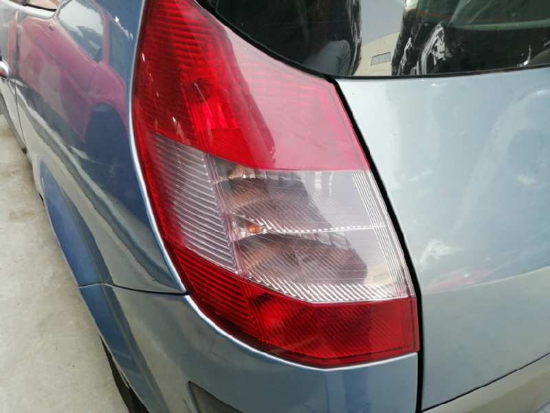 Recambio de piloto trasero izquierdo para renault grand scenic 1.9 dci referencia OEM IAM 8200127704  