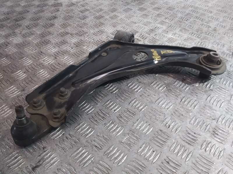 Recambio de brazo suspension inferior delantero izquierdo para peugeot 3008 style referencia OEM IAM 98138523  