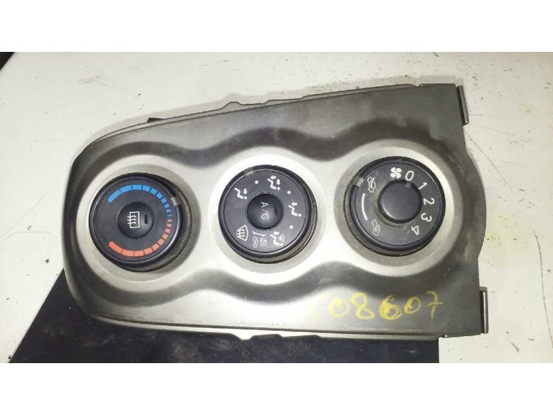 Recambio de mando climatizador para toyota yaris 1.4 turbodiesel cat referencia OEM IAM 55903  